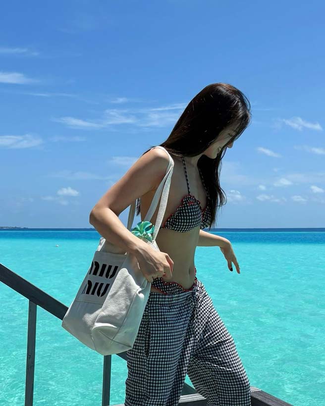 บัว นลินทิพย์