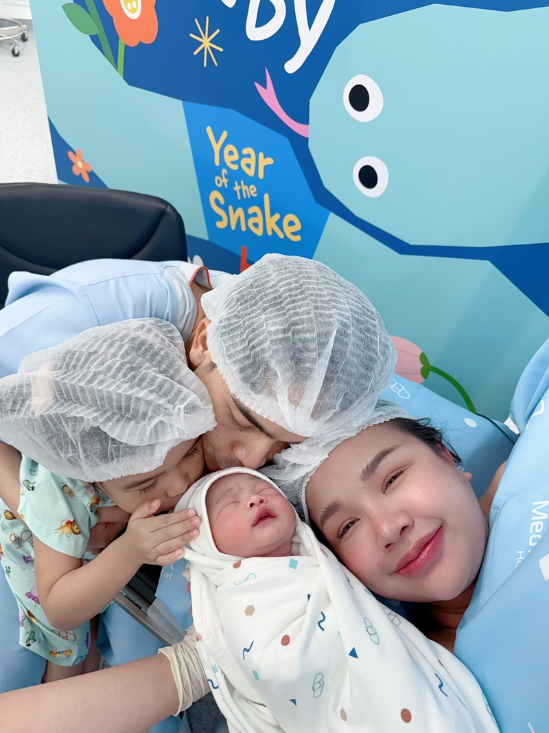 เจนนี่ รัชนก คลอดแล้ว อวดโฉมลูกสาวคนที่ 2 น้องจาญ่า