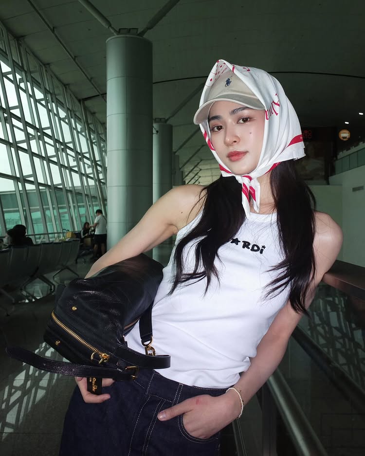 หลิงหลิง คอง แปลงโฉมเป็นนางสงกรานต์