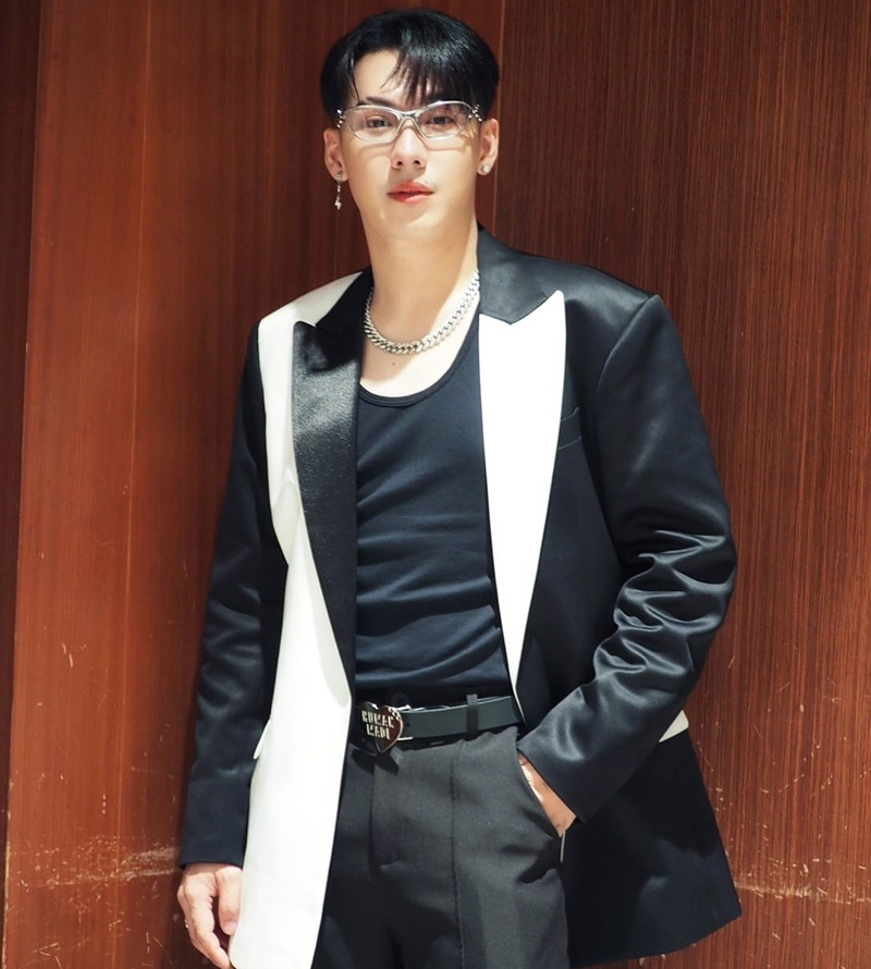 ตั้ม วราวุธ ขี่มอเตอร์ไซค์ชน เจ็บหนัก