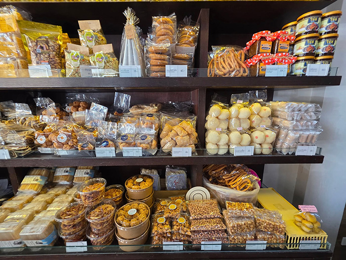 ร้านข้าวต้มดีบุก