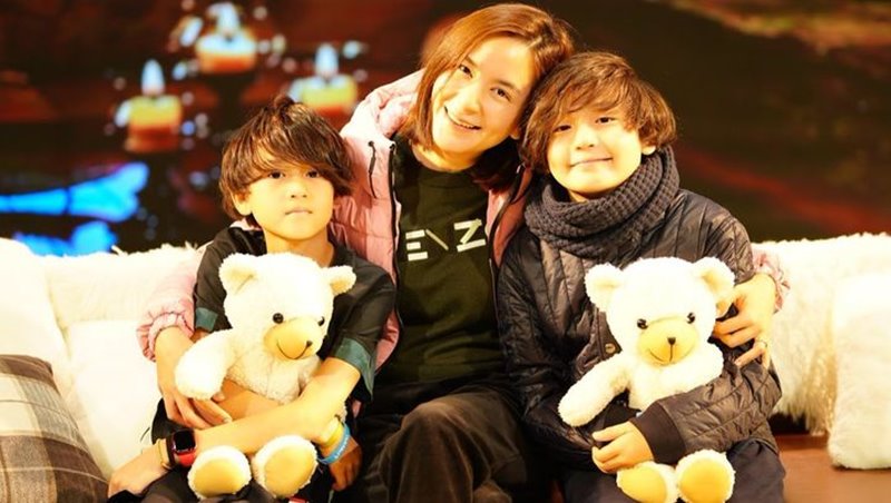 พลอย ชิดจันทร์