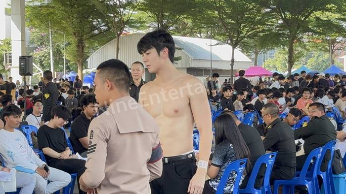 ริว วชิรวิชญ์ สมัครทหาร
