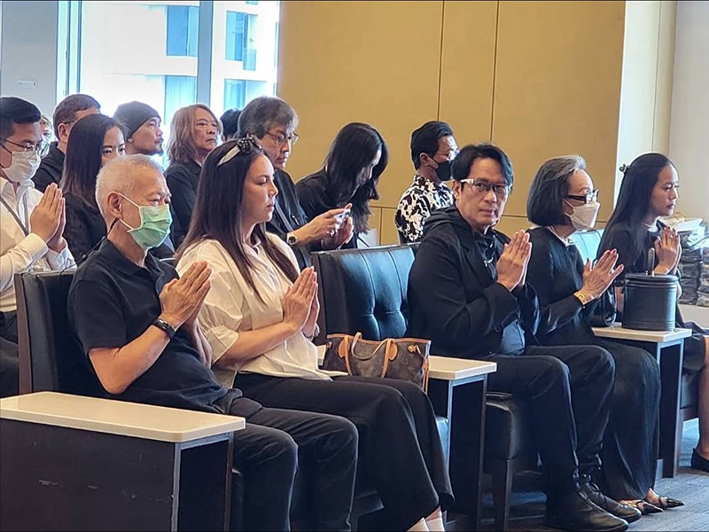 นักร้อง ร่วมทำบุญรำลึก เต๋อ เรวัต พุทธินันทน์