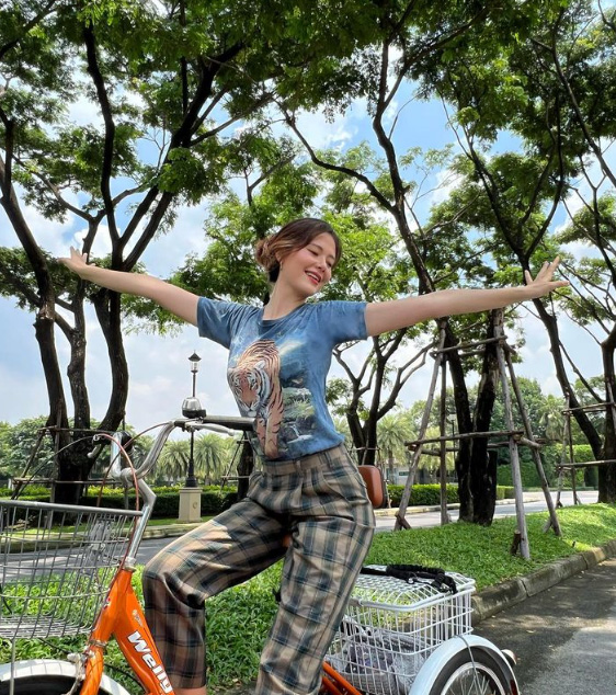 มารีญา พูลเลิศลาภ