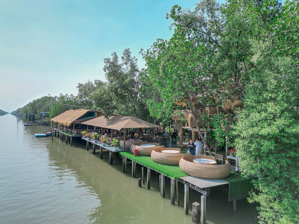 ที่นั่งโซนรังนก ร้านบ้านยายเวียง