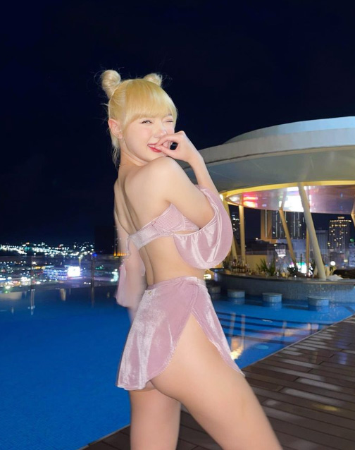 พลอยชมพู