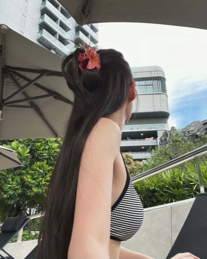 กระปุก พลอยนิรา