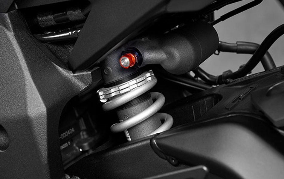 Yamaha R1 2022