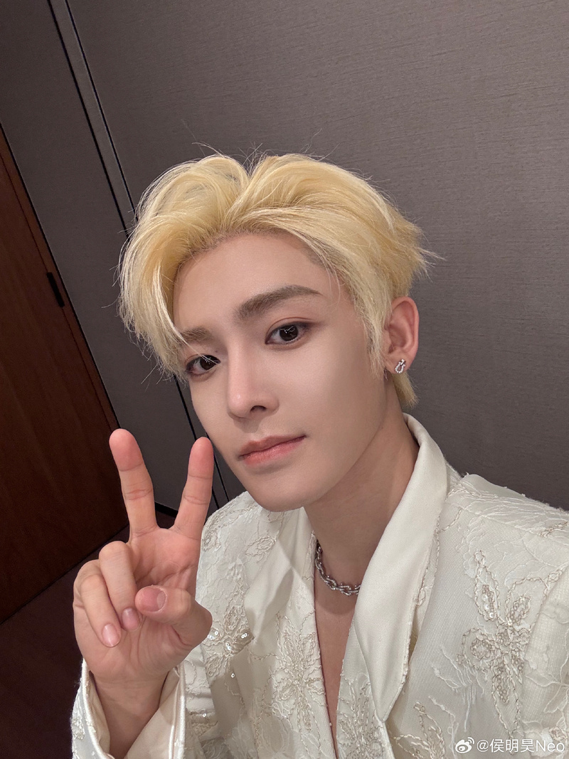 โหวหมิงฮ่าว ประวัติ Houminghao