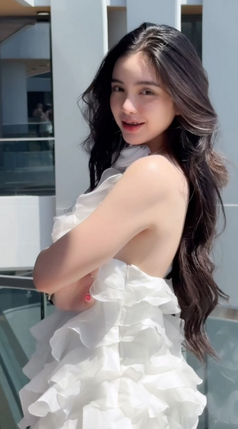 ขนม ศศิกานต์ อดีตภรรยา ครูเต้ย อภิวัฒน์ สาวสวยดีกรีดาวมหาวิทยาลัย ที่เพิ่งเปิดตัวรักใหม่