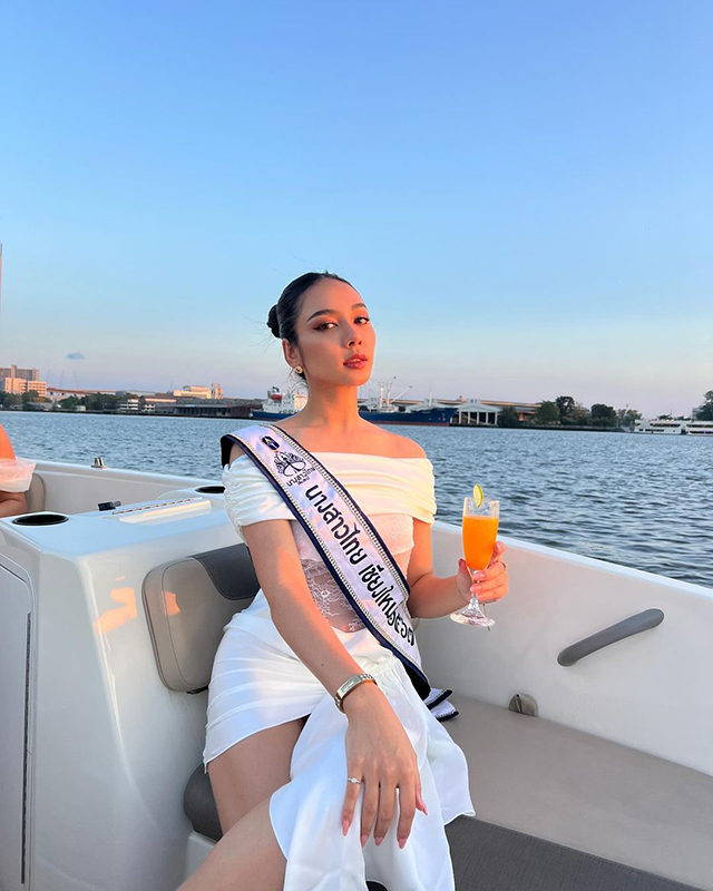 ดินสอสี พนิดา ประวัติ