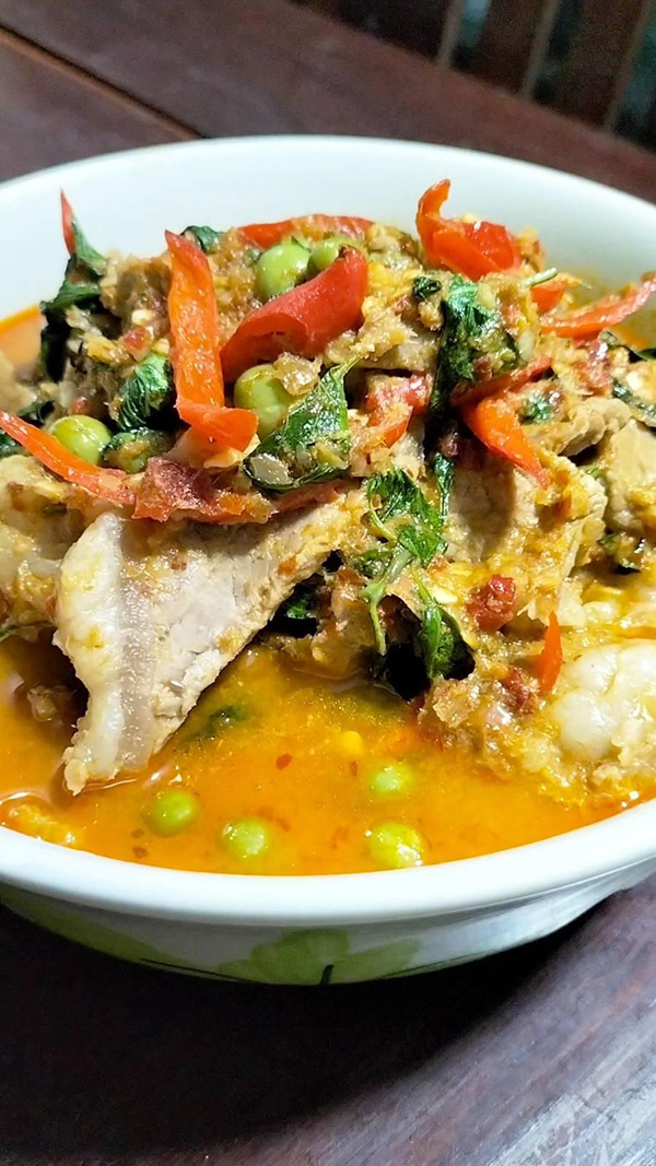 แกงกะทิเนื้อมะเขือพวง สูตรอาหาร เมนูอาหารไทย