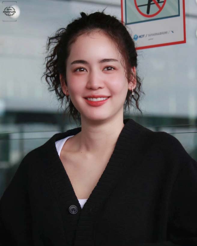 โบว์ เมลดา ลุคใหม่ ผมหยิกลอนสวยน่ารักสดใส ก่อนบินไปเรียนต่อที่อังกฤษ