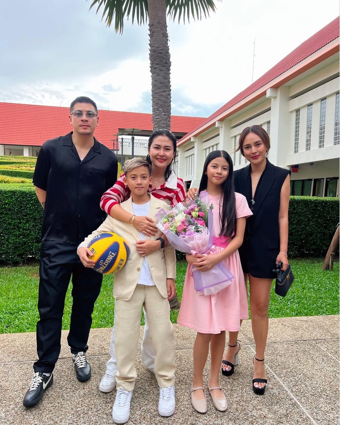  นานา ไรบีนา