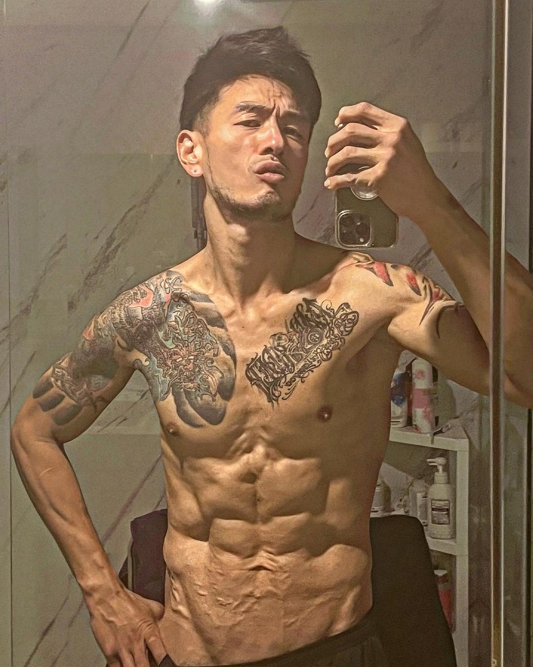 รอยสักดาราชาย