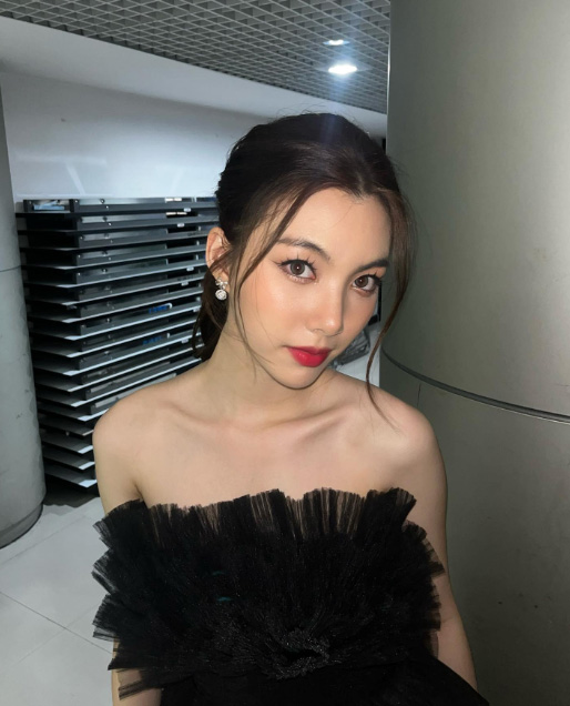 ส่องภาพอดีต-ปัจจุบัน ออม กรณ์นภัส นางเอกหน้าหมวย ยิ่งโตยิ่งสวย ออร่าพุ่งแรง