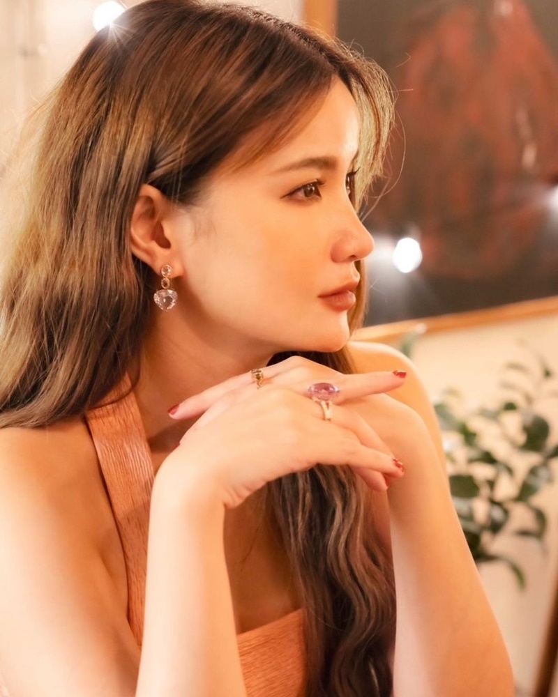 แพรว คณิตกุล