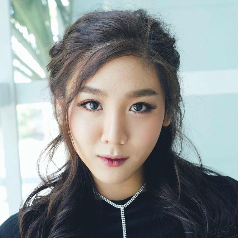 ใบเตย พรพจี