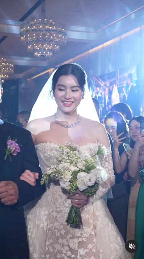 หมอสอง นพรัตน์ น้องออน สมฤทัย แต่งงานหวานชื่น ฉลองสมรสพระราชทาน