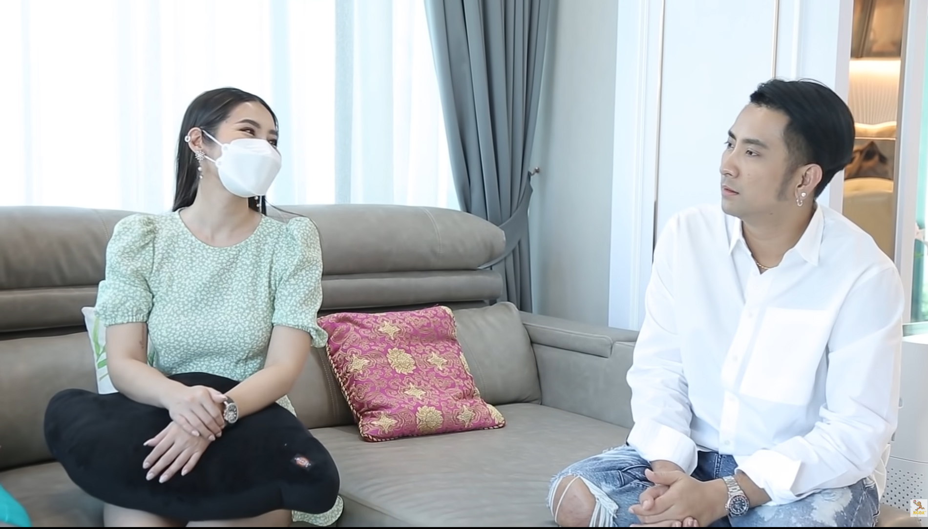 บอล เชิญยิ้ม