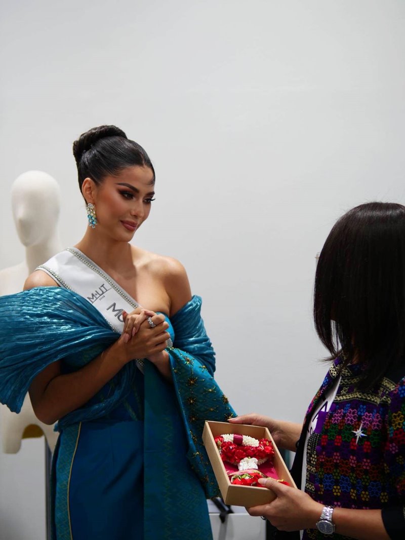 แอนโทเนีย โพซิ้ว