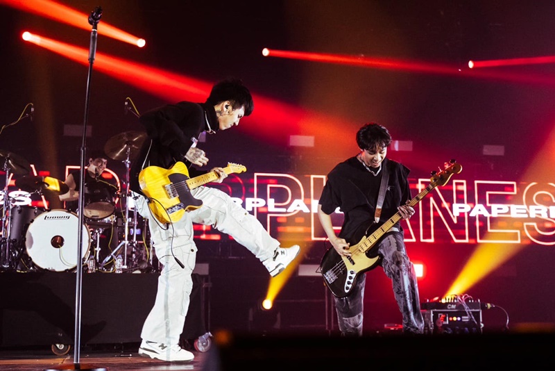 Paper Planes ประวัติ