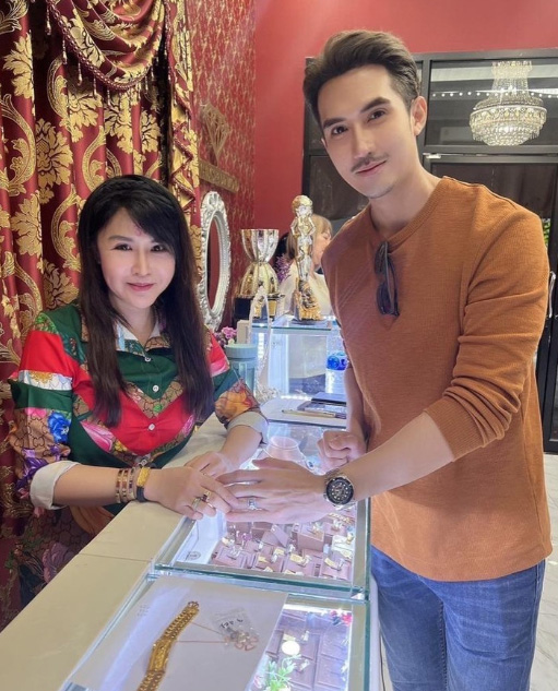 ล้วงประวัติ เพชรพันปี เจ้าของร้านเพชรดัง ดีกรีไม่ธรรมดา