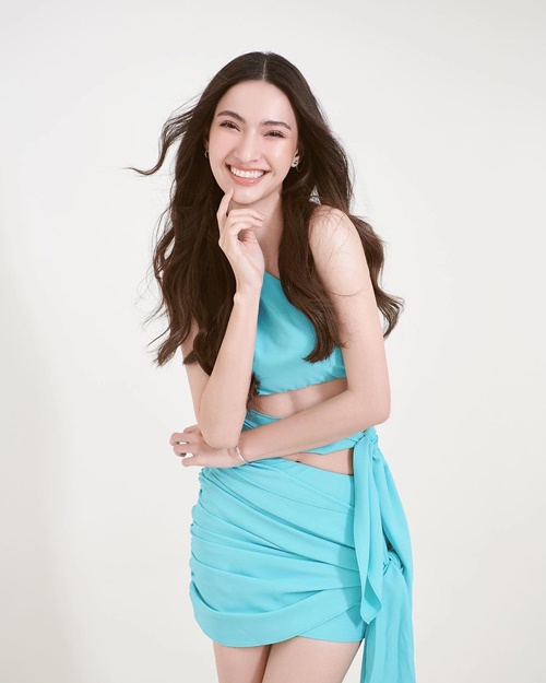 แอนน่า กลึคส์