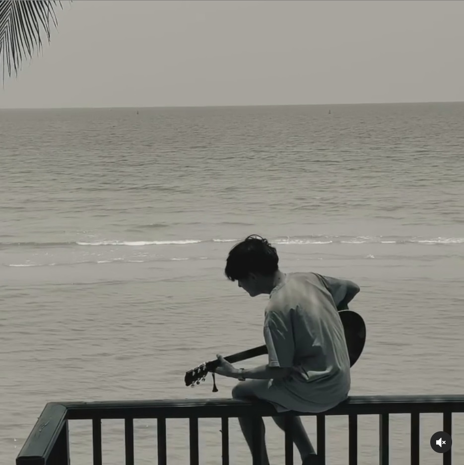  เฟิร์ส อนุวัตน์ 