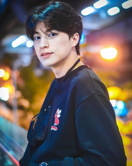 กลัฟ คณาวุฒิ
