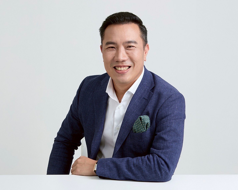 คุณสมิทธิ์ เมฆอรุณกมล