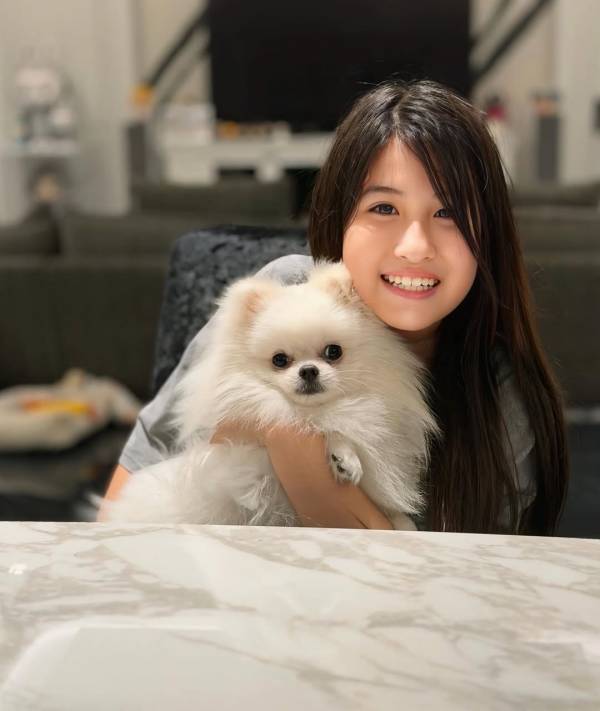 เมย์ เฟื่องอารมย์