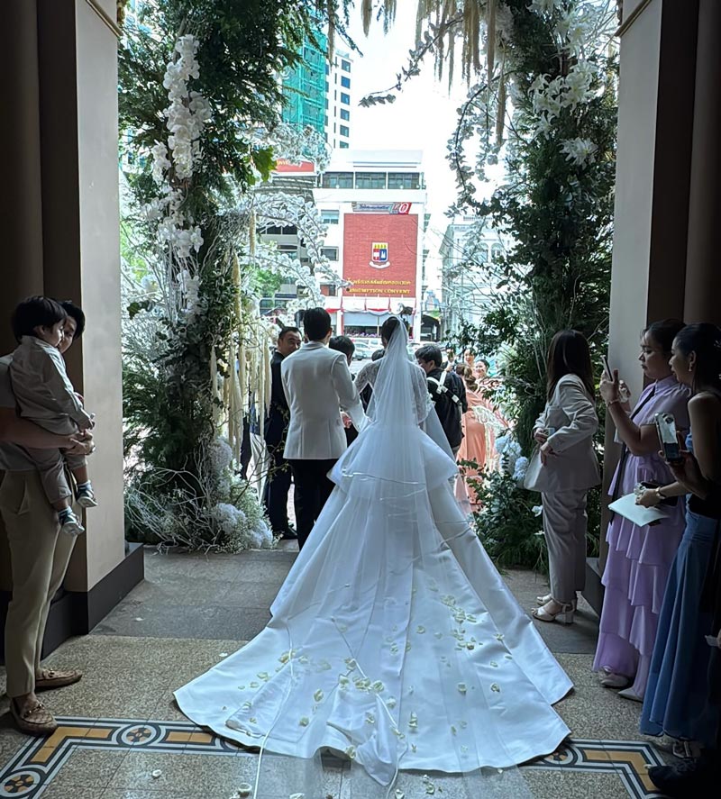 อาชิ อาชิตา แต่งงาน