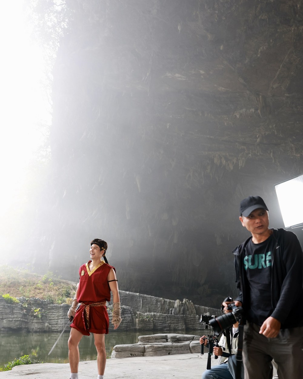 ไมค์ ภัทรเดช สร้างชื่อในจีน โชว์มวยไทยบินได้ ต่อสู้ด้วยดาบไฟ