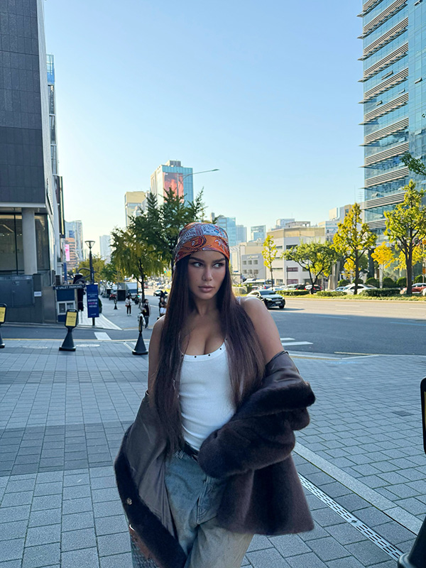 พราด้า ธันย์สิตา