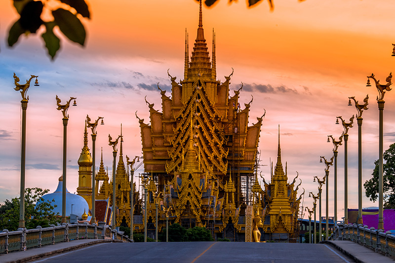 ที่ถ่ายรูปเทรนด์สไบกับกางเกงยีนส์