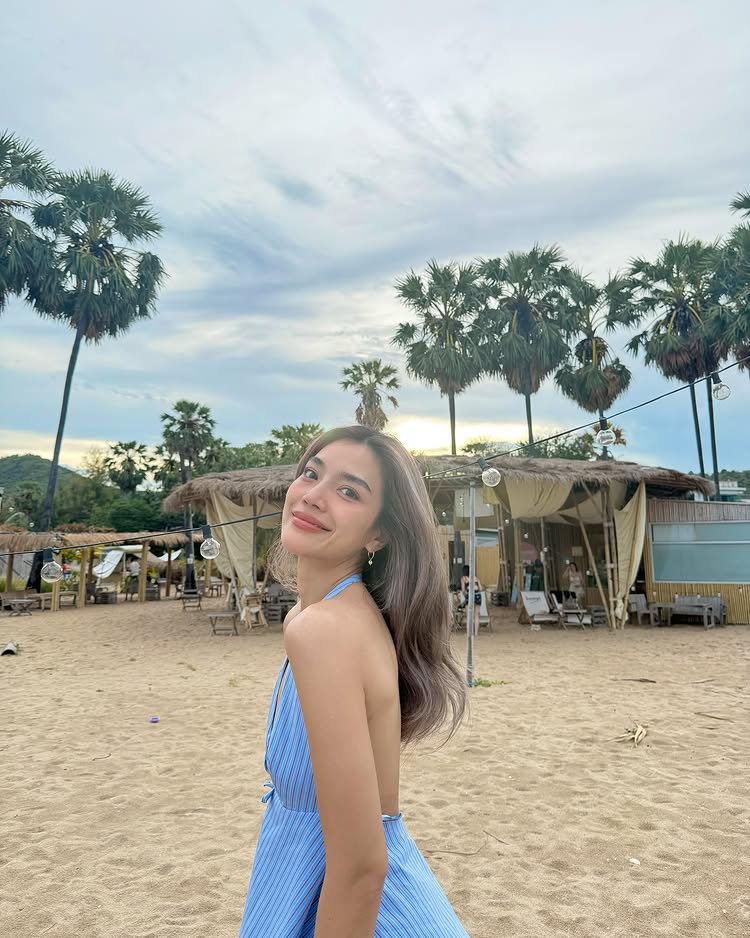 ปราง กัญญ์ณรัณ กับชุดเที่ยวทะเลเซ็กซี่