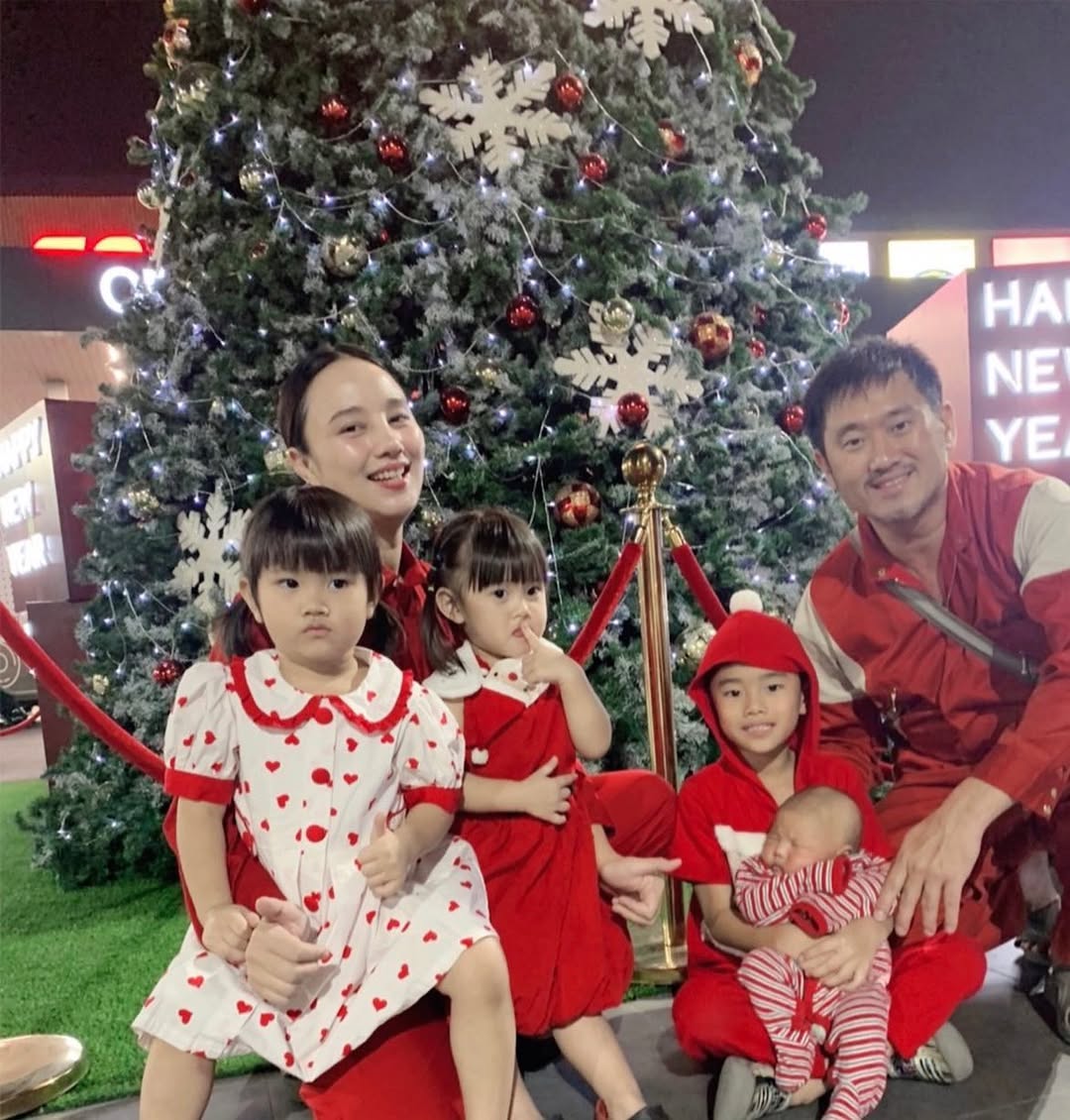 กุญแจซอล กับสามีและลูก ๆ 