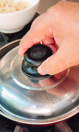 ไข่ดาวกุ้งกระเทียม เมนูไข่ เมนูกุ้ง สูตรอาหาร วิธีทำ