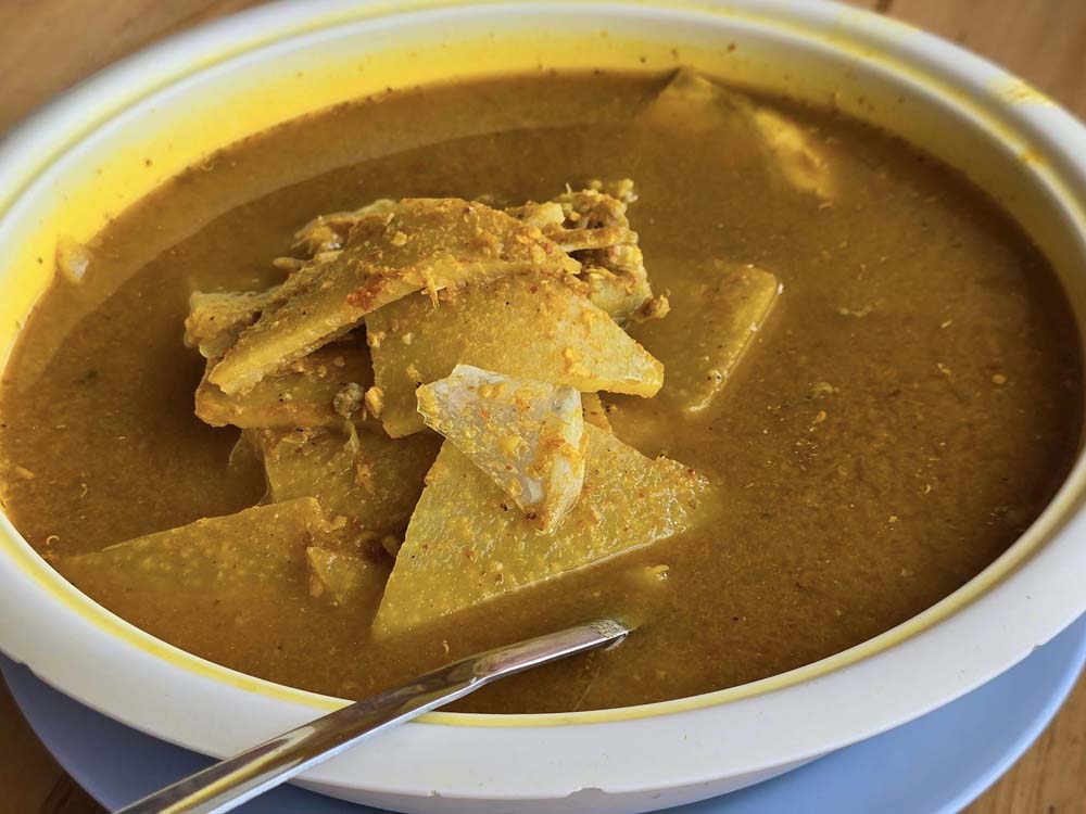 ย้งซีฟู้ด หาดราไวย์