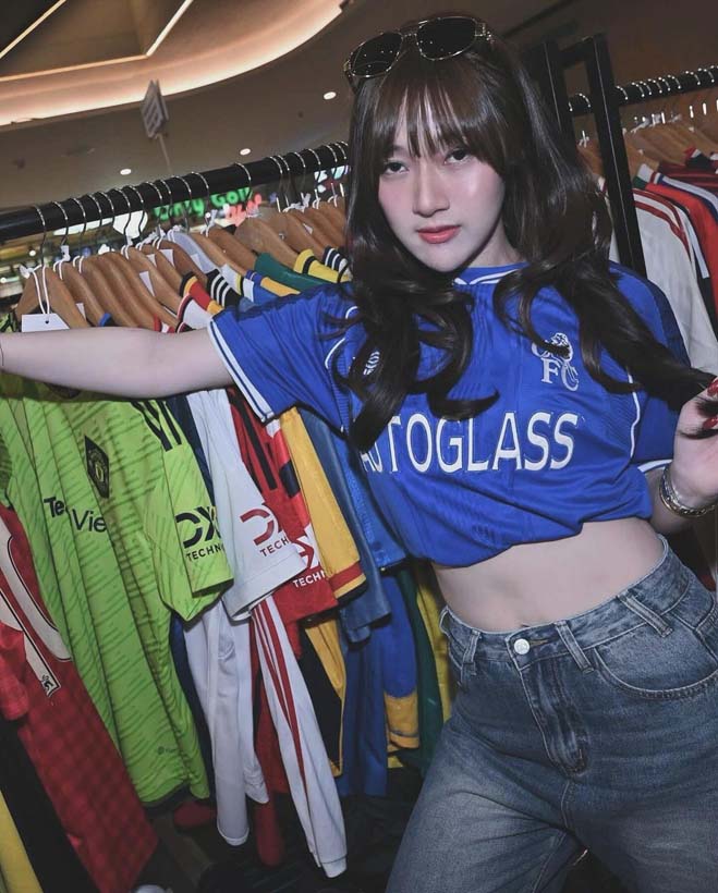 พลอยสุรีย์