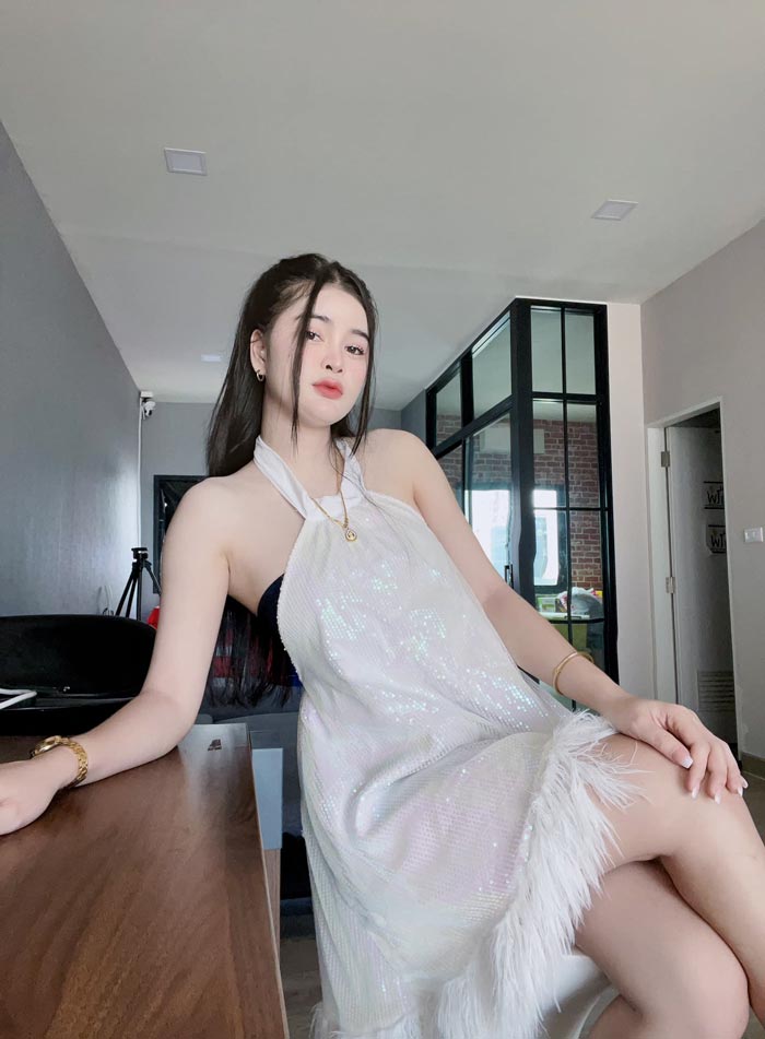 เอ๋ มิรา