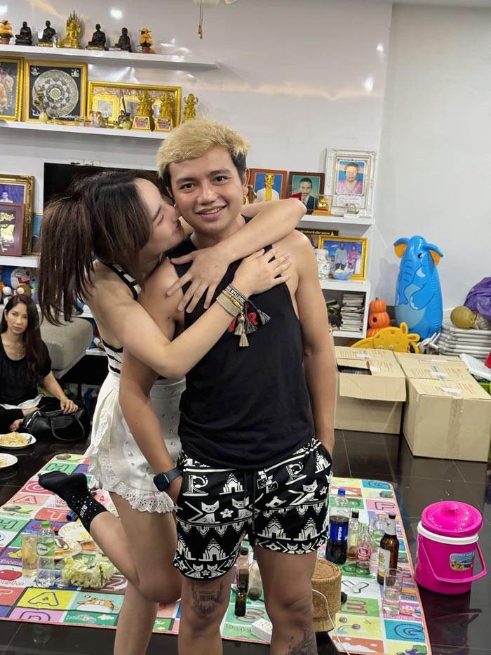 ครูไพบูลย์ นิวนิว เอวเด้ง