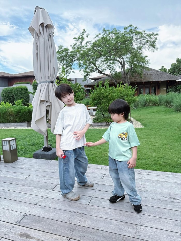 ลูกชายบอย โชคชัย ทำบัตรครั้งแรกในวัย 7 ขวบ หน้าตาหล่อมาก