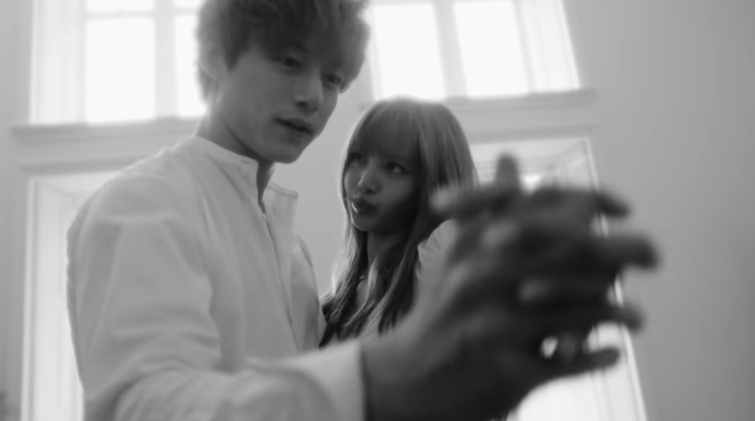 เคนทาโร ซากางุจิ พระเอก MV คนล่าสุดของลิซ่า 