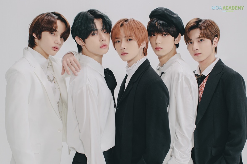 TXT ประวัติ TXT สมาชิก Tomorrow x Together