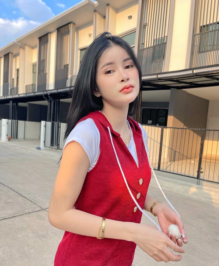 เอ๋ มิรา