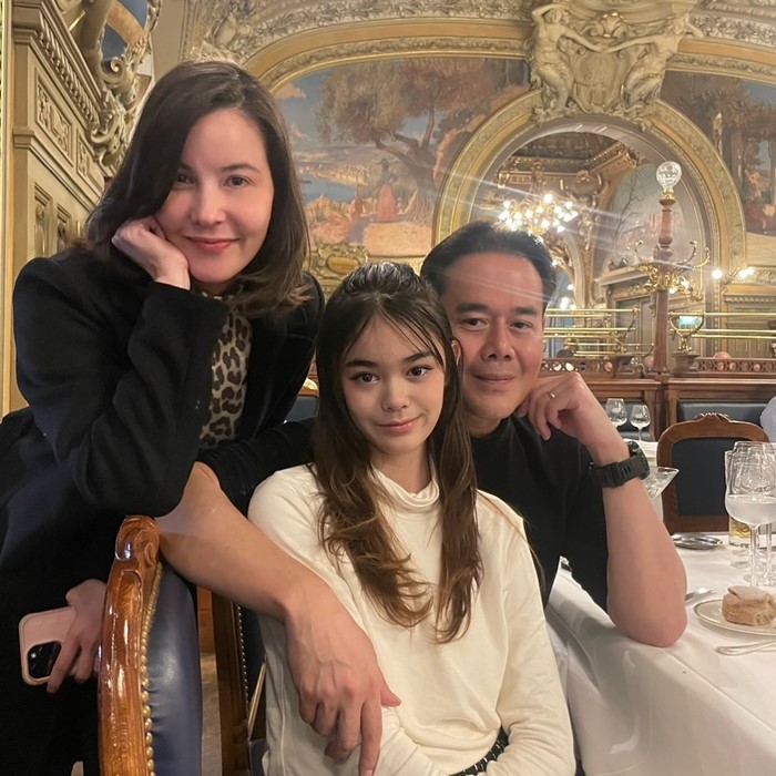 เป็ก สัณณ์ชัย ญญ่า ธัญญาเรศ