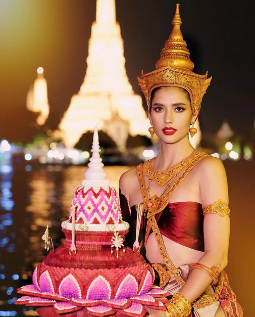 วันลอยกระทง 2564